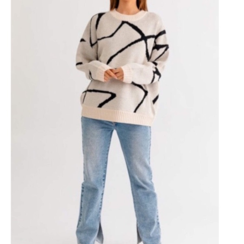 Le Lis Oversized Abstract Pattern Sweater